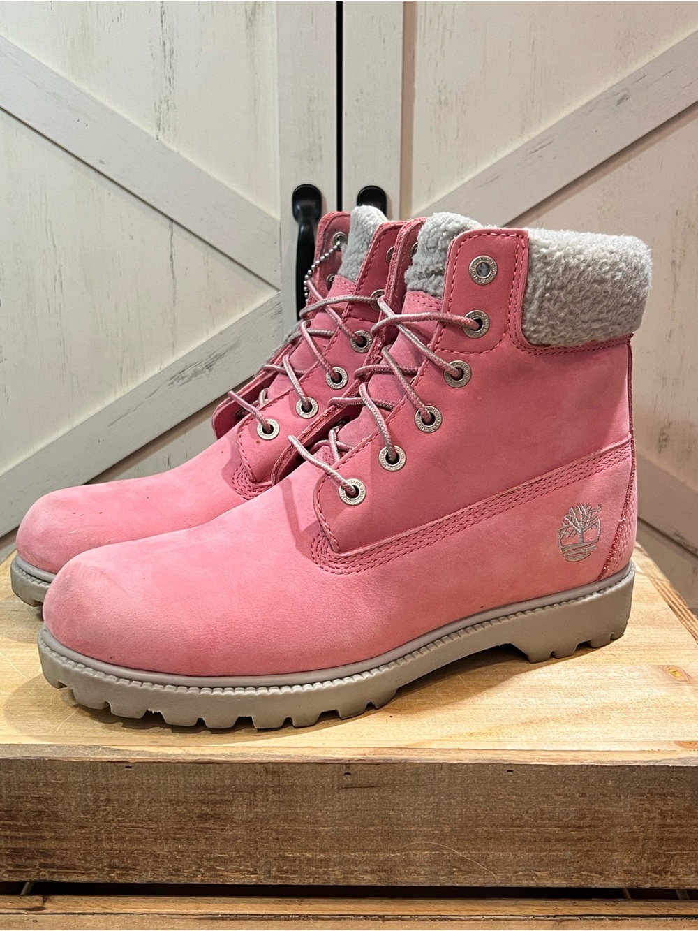 "Timberland Women’s 6-Inch Premium Pink Suede Waterproof Boots with Faux Fur 9 - Picture 9 of 13